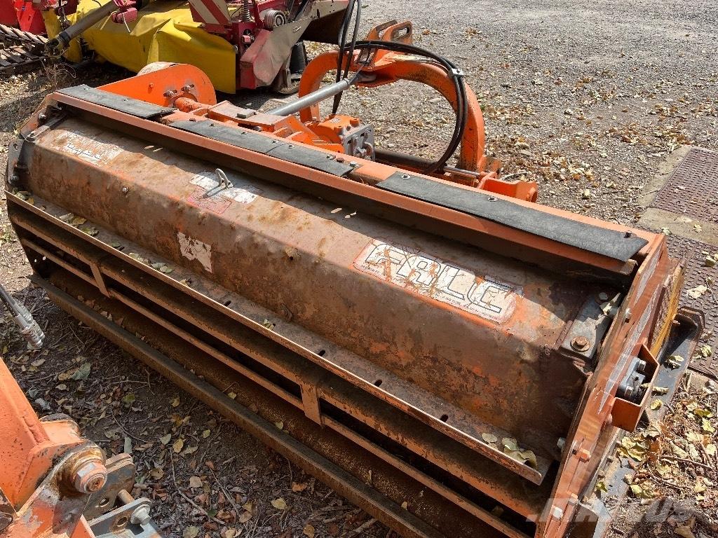 Falc AGILA 2300 Χορτοκοπτικά και κορυφολόγοι βοσκοτόπων