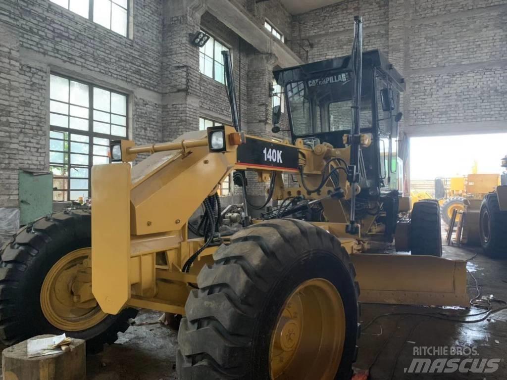 CAT 140 K Γκρέιντερς