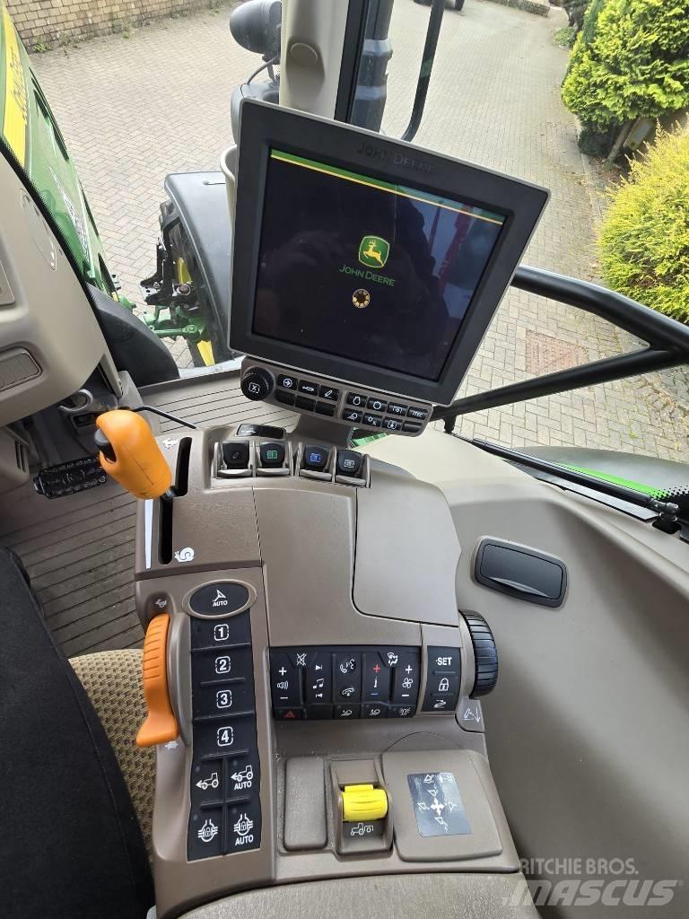 John Deere 6120 R Τρακτέρ