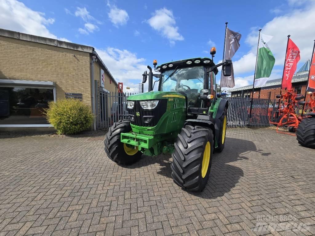 John Deere 6120 R Τρακτέρ