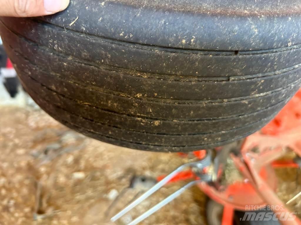 Kuhn GF10812 Τσουγκράνες και χορτοξηραντικές μηχανές