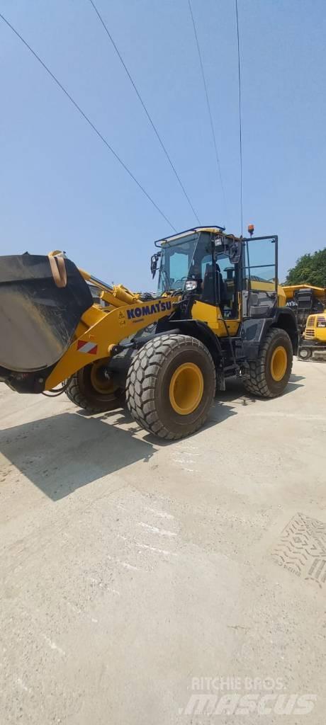 Komatsu WA270-8 Φορτωτές με λάστιχα (Τροχοφόροι)