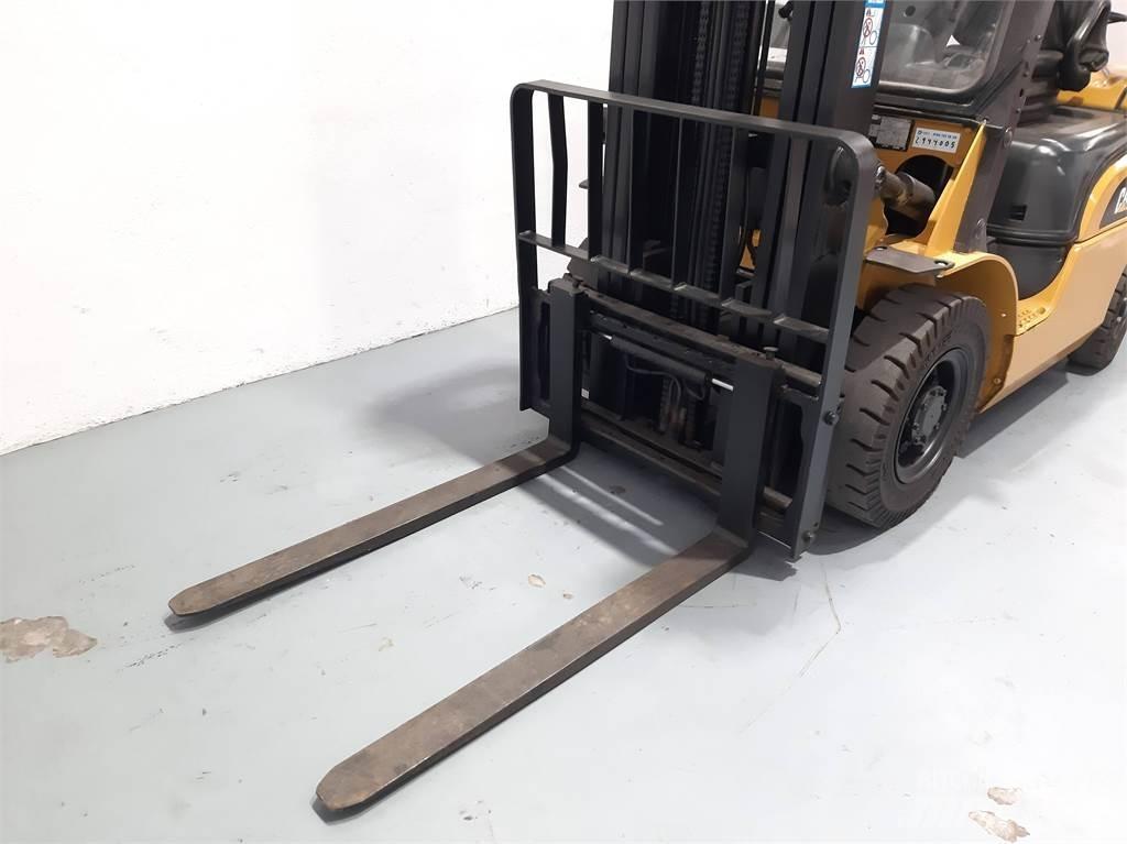 CAT DP25NT Πετρελαιοκίνητα Κλαρκ