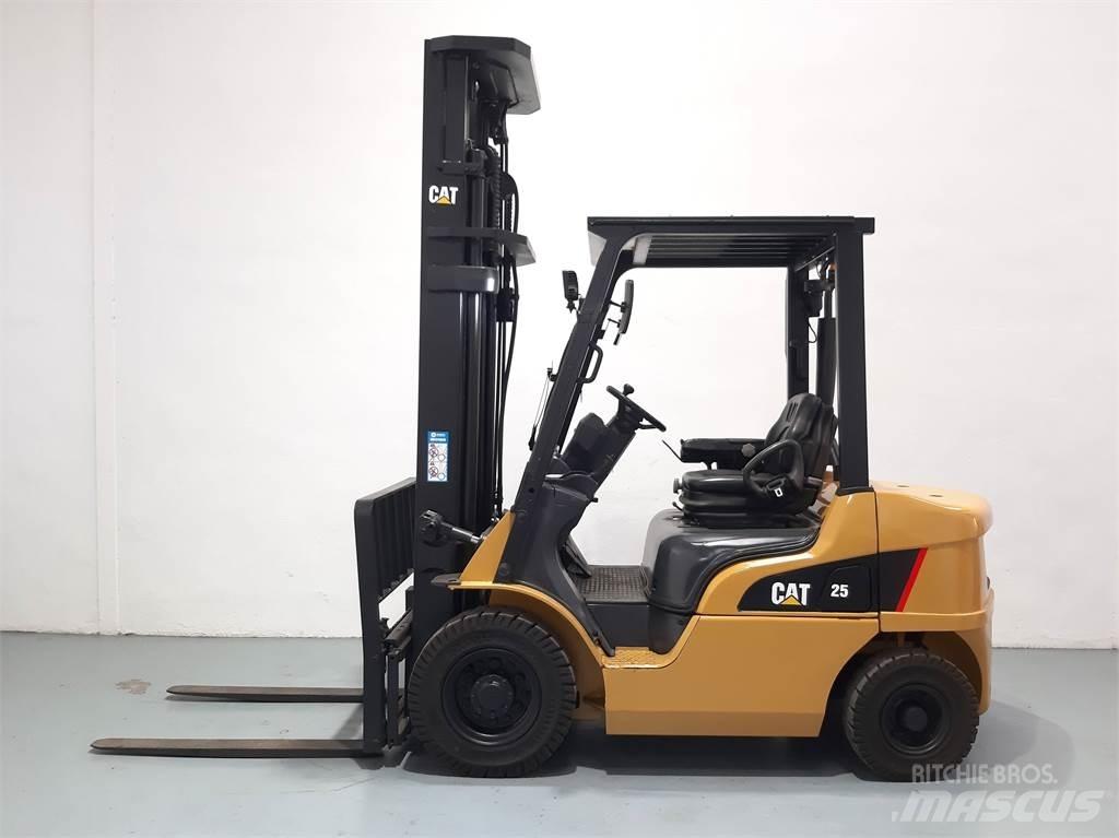 CAT DP25NT Πετρελαιοκίνητα Κλαρκ