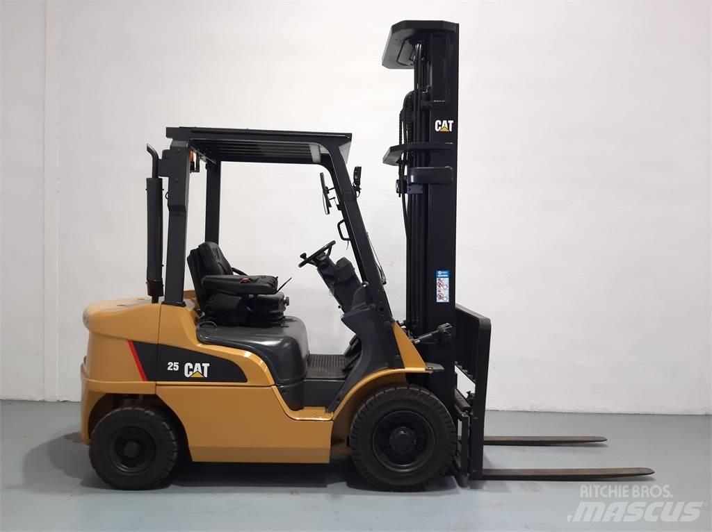 CAT DP25NT Πετρελαιοκίνητα Κλαρκ