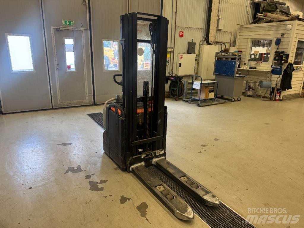BT Toyota SPE 120 L Παλετοφόρα πεζού χειριστή με ιστό