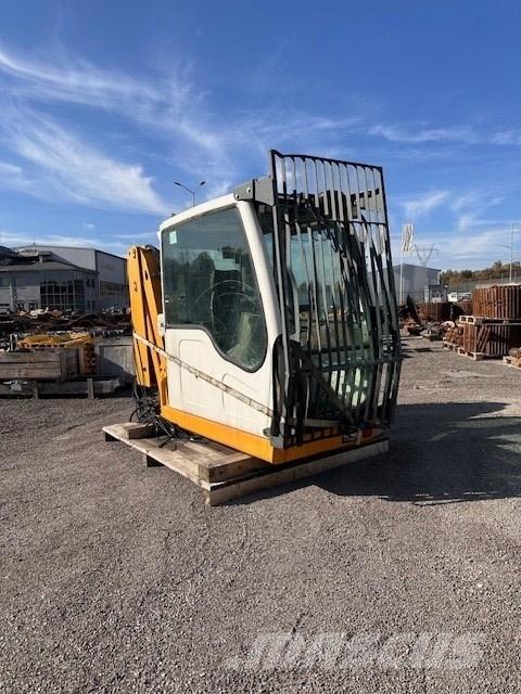 Liebherr A 934 C HD Καμπίνες και εσωτερικό