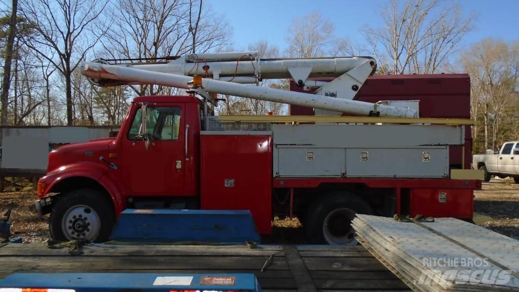 International 4700 Εναέριες πλατφόρμες τοποθετημένες σε φορτηγό