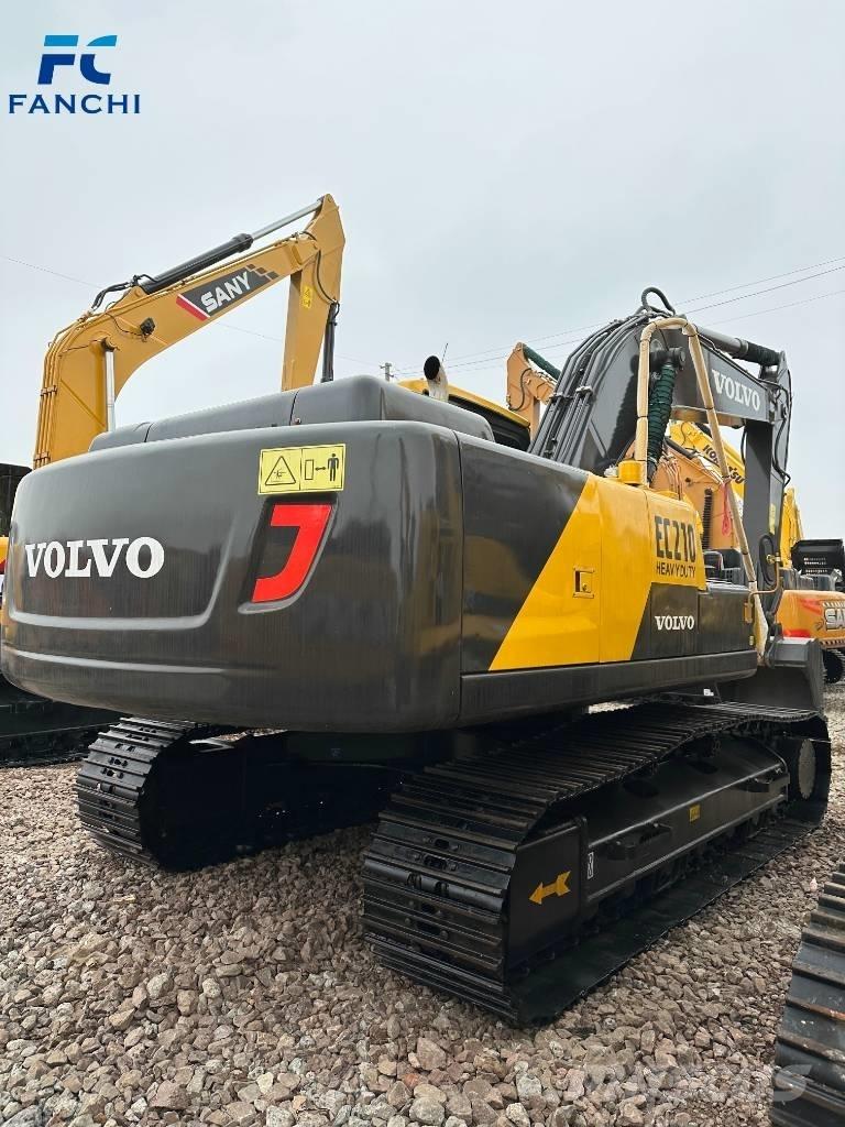 Volvo 210 Εκσκαφείς με ερπύστριες