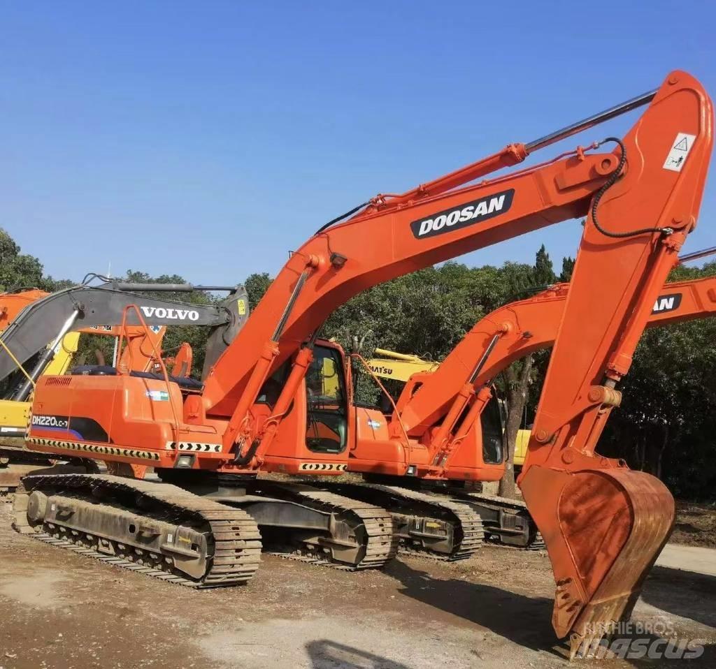 Doosan DH 220 Εκσκαφείς με ερπύστριες
