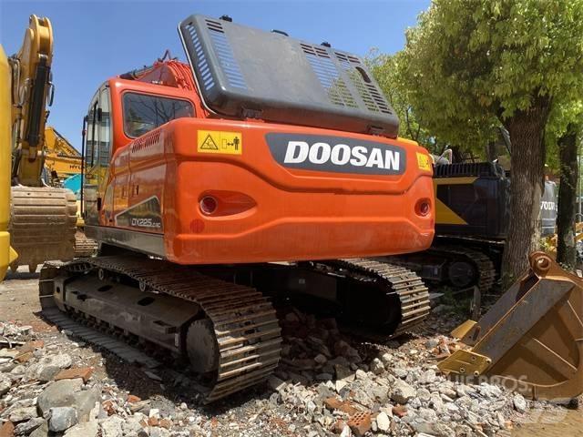 Doosan DX 225 LC Εκσκαφείς με ερπύστριες