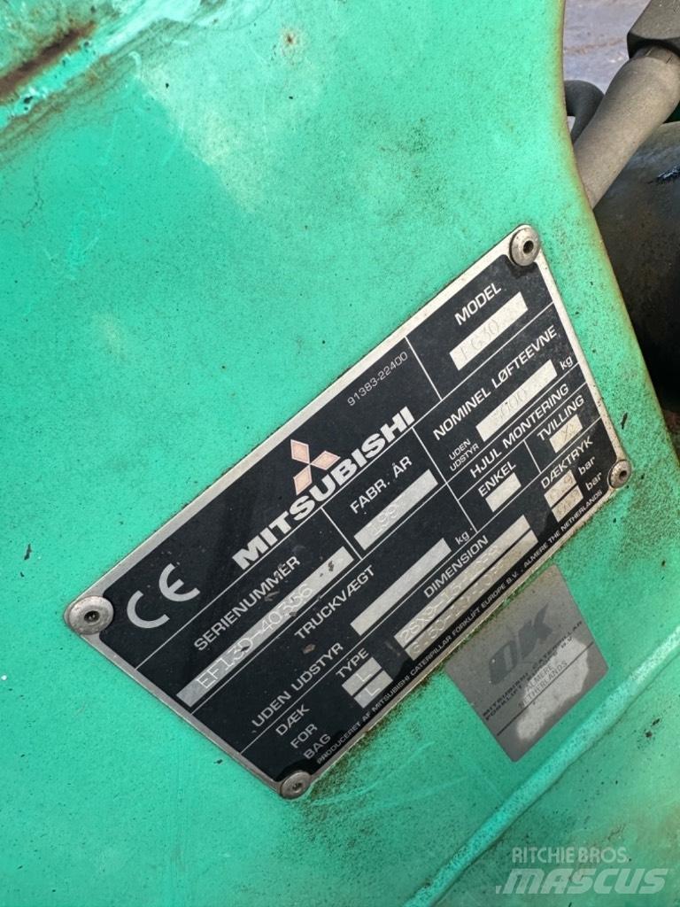 Mitsubishi FG 30 Περονοφόρα ανυψωτικά κλαρκ με φυσικό αέριο LPG