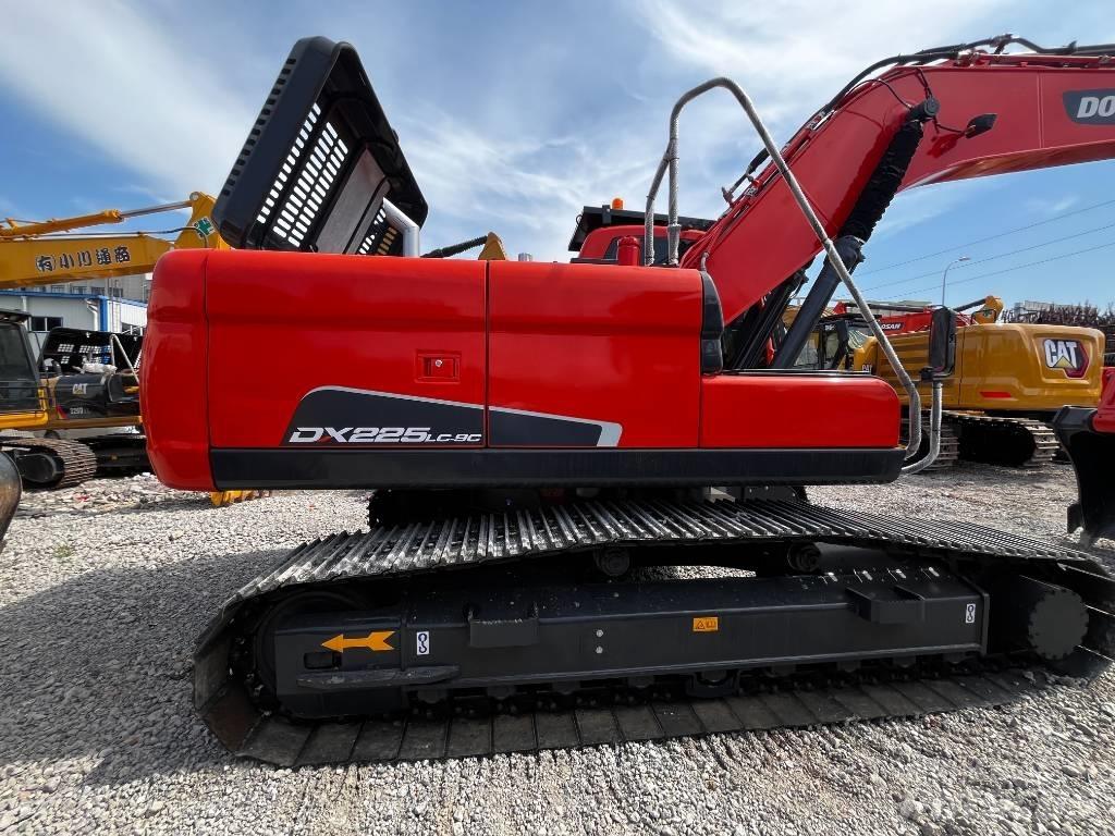 Doosan DX 225 Εκσκαφείς με ερπύστριες