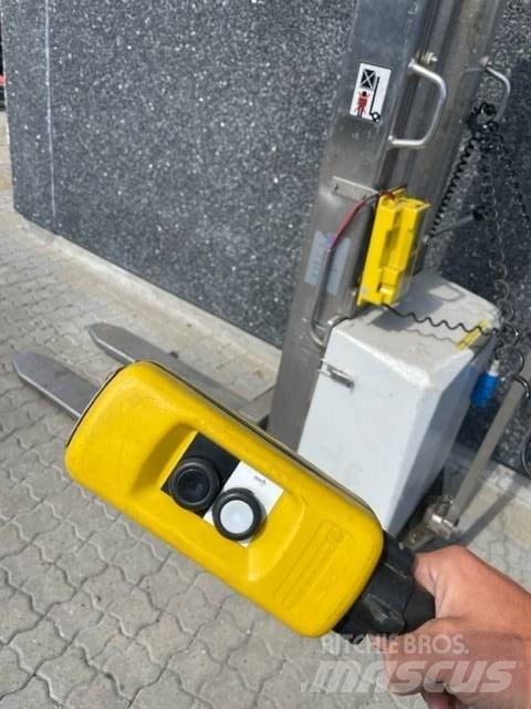 NH SB1000 Παλετοφόρα πεζού χειριστή με ιστό
