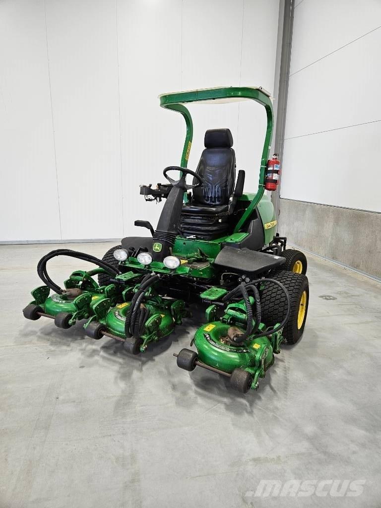 John Deere 8800 Χορτοκοπτικά με καθιστό χειριστή