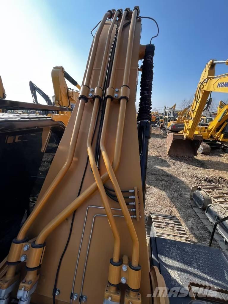 CAT 330 D2 Εκσκαφείς με ερπύστριες