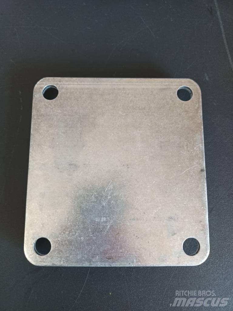 Volvo COVER 1669376 Κινητήρες