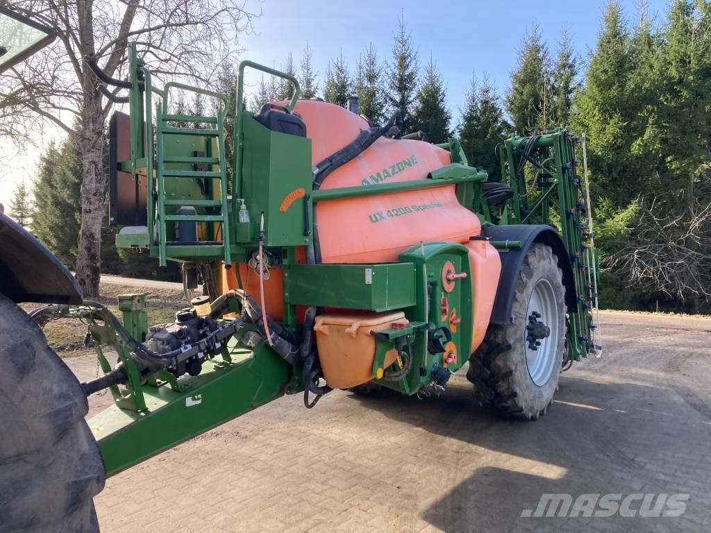 Amazone UX 4200 24 m Ρυμουλκούμενα ψεκαστικά