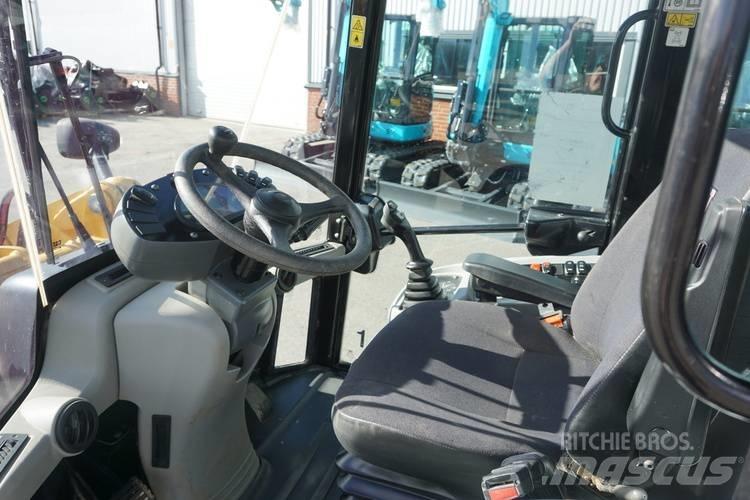 CAT 906M *Uthyres* Φορτωτές με λάστιχα (Τροχοφόροι)