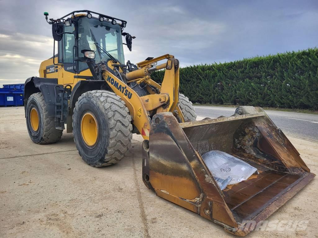 Komatsu WA200-8 Φορτωτές με λάστιχα (Τροχοφόροι)