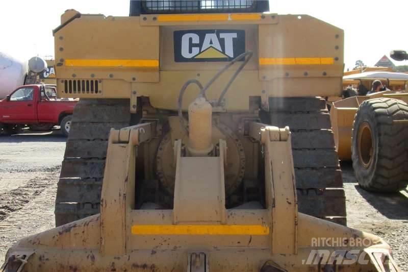CAT D6R2 Μπουλντόζες με ερπύστριες