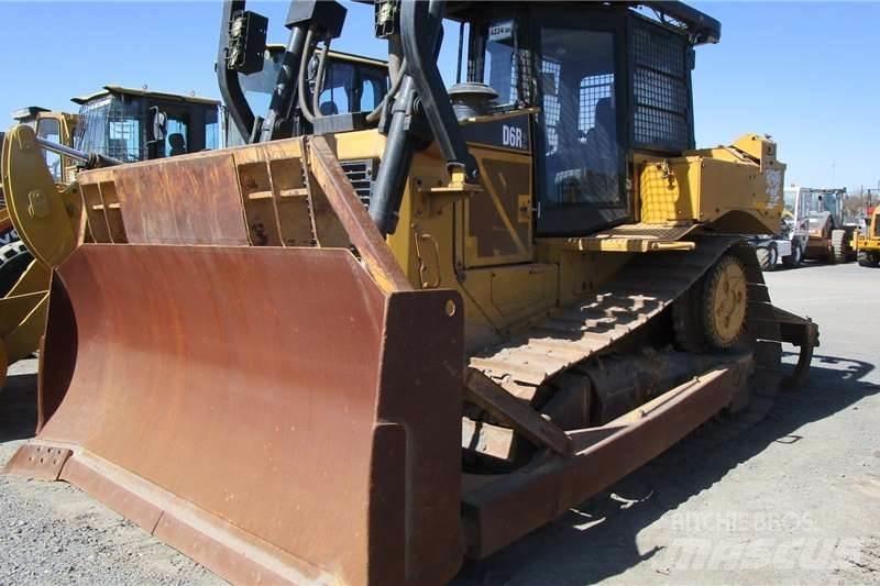 CAT D6R2 Μπουλντόζες με ερπύστριες