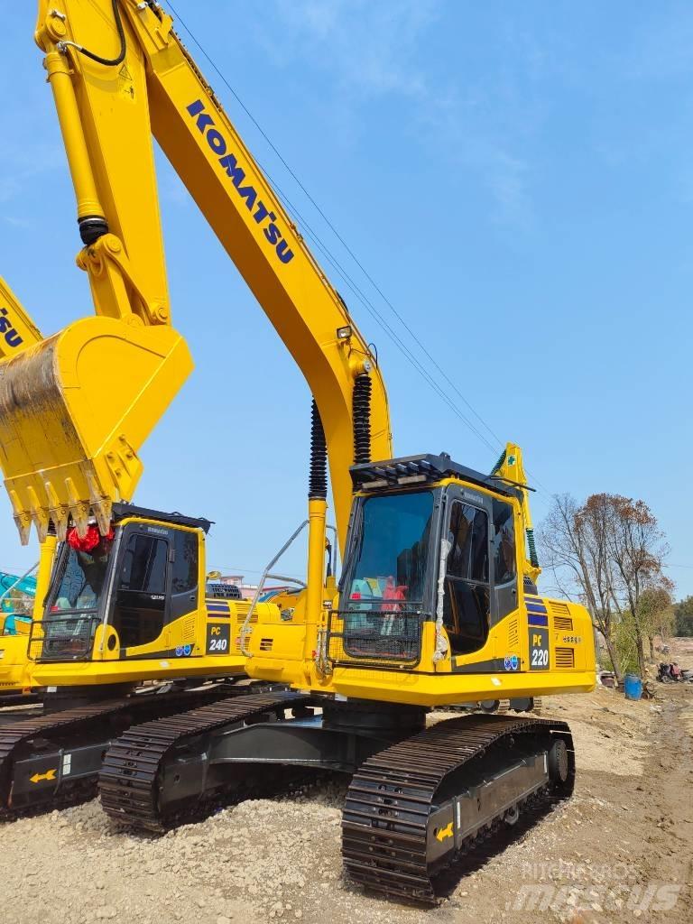 Komatsu PC 220 Εκσκαφείς με ερπύστριες