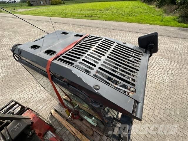 Hitachi ZX-LC-5B Καμπίνες και εσωτερικό