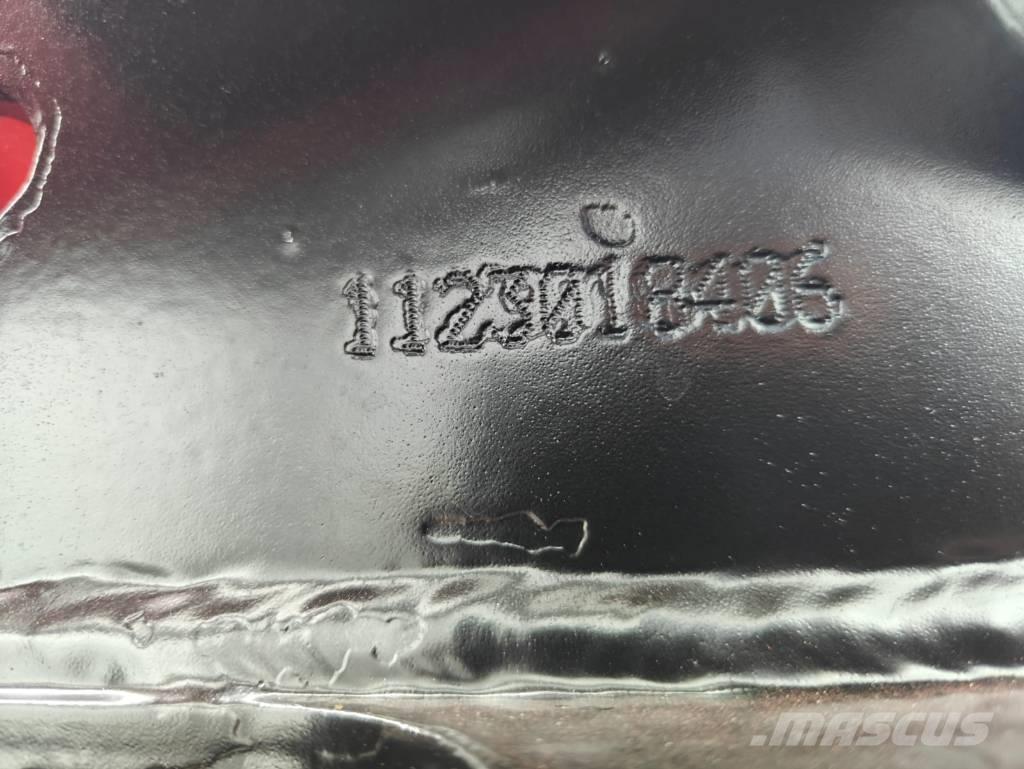 Komatsu C 123 Κεφαλές συλλεκτικών μηχανών