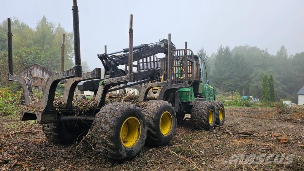John Deere 1110 E Μεταφορείς ξυλείας