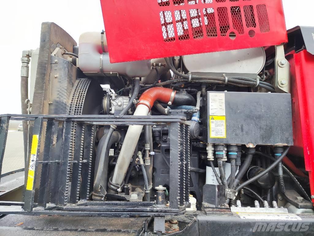 Komatsu 911.5 Θεριζοαλωνιστικές μηχανές