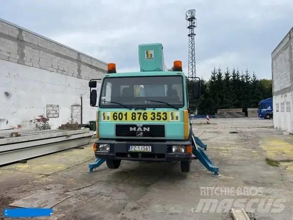 Wumag WT300 Εναέριες πλατφόρμες τοποθετημένες σε φορτηγό