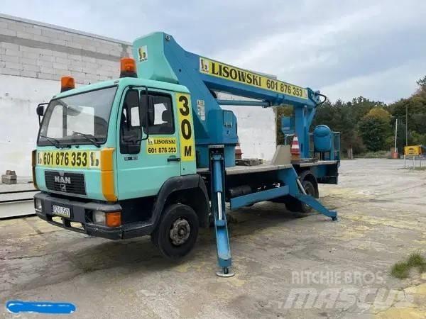 Wumag WT300 Εναέριες πλατφόρμες τοποθετημένες σε φορτηγό