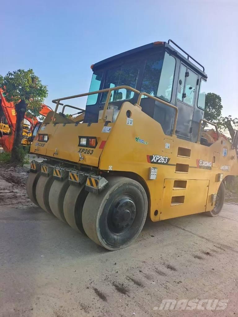XCMG XP 263 Κύλινδροι με επίσωτρα με αέρα