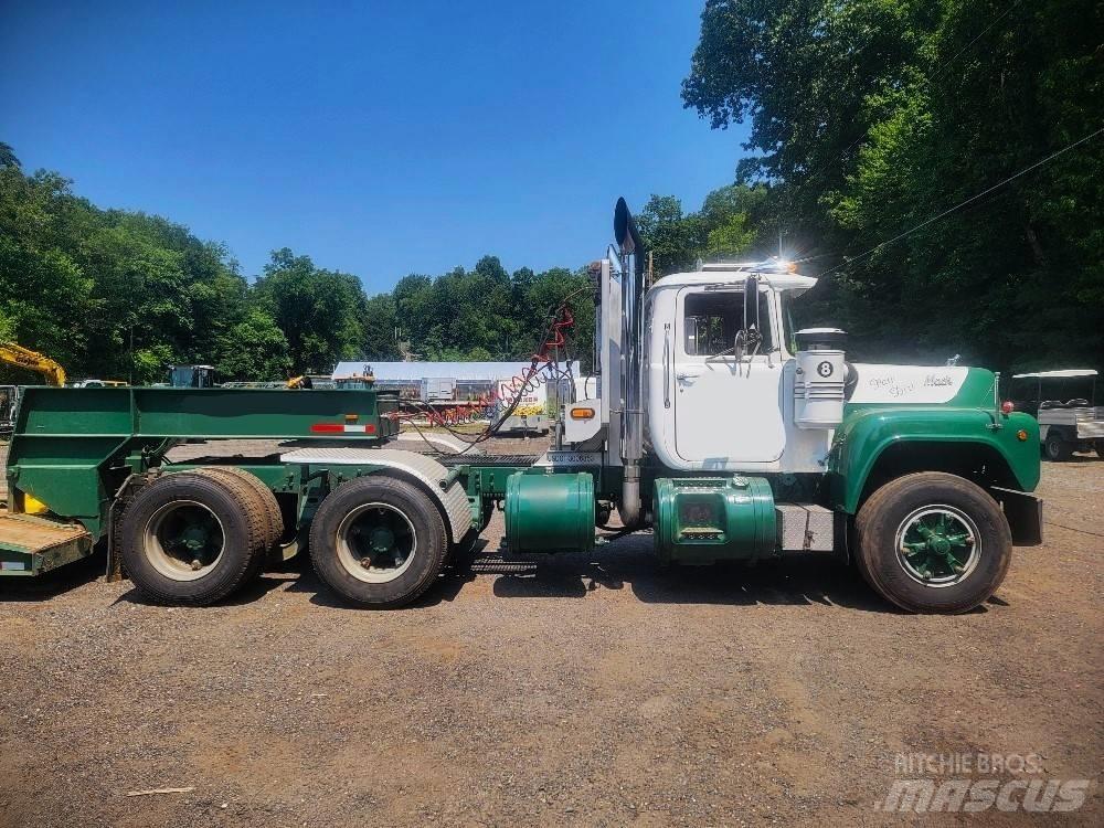 Mack R 688 ST Τράκτορες