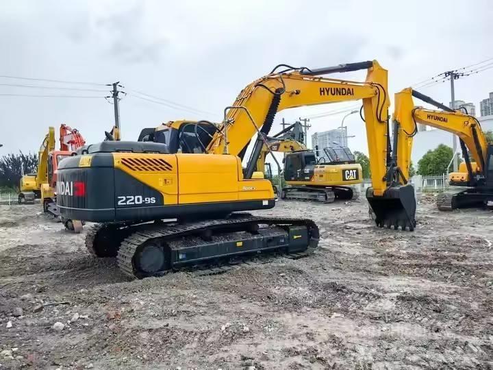 Hyundai 220-9S Εκσκαφείς με ερπύστριες