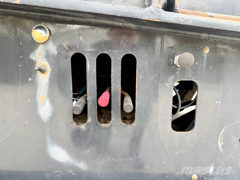 Landoll 440B Επίπεδες/πλευρικώς ανοιγόμενες ρυμούλκες