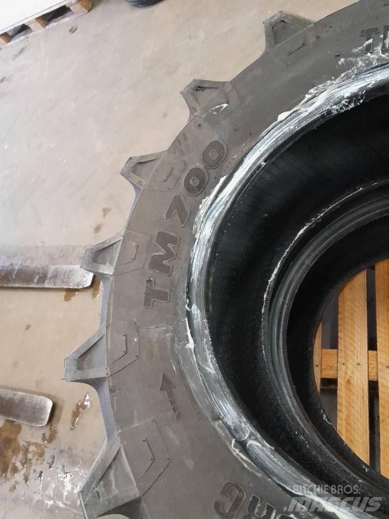 Trelleborg TM700 Ελαστικά και ζάντες