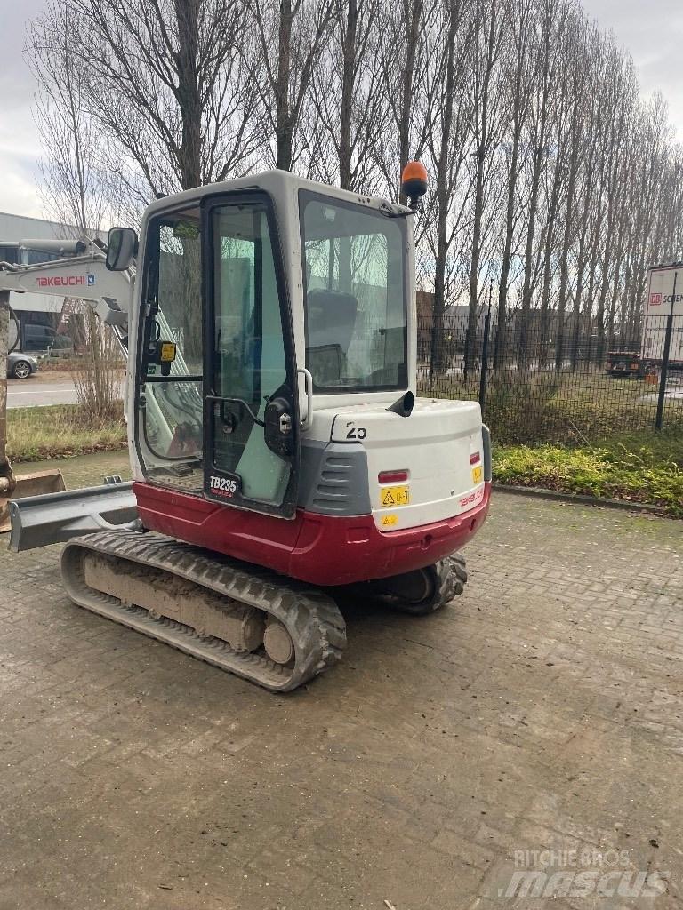 Takeuchi TB 235 Εκσκαφάκι (διαβολάκι) < 7t
