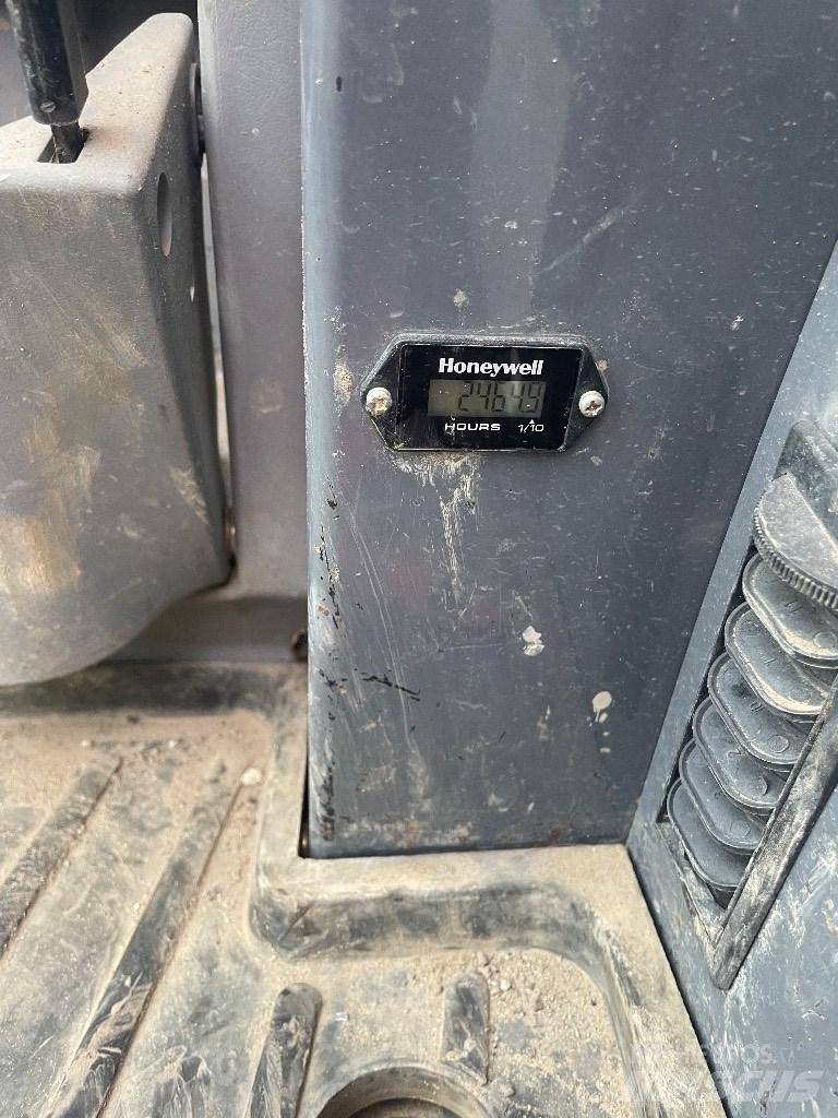 Takeuchi TB 235 Εκσκαφάκι (διαβολάκι) < 7t