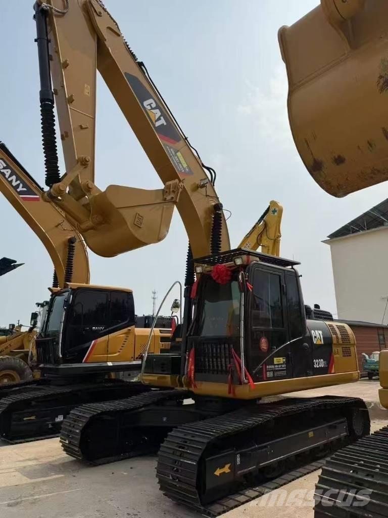 CAT 323D2L Εκσκαφείς με ερπύστριες