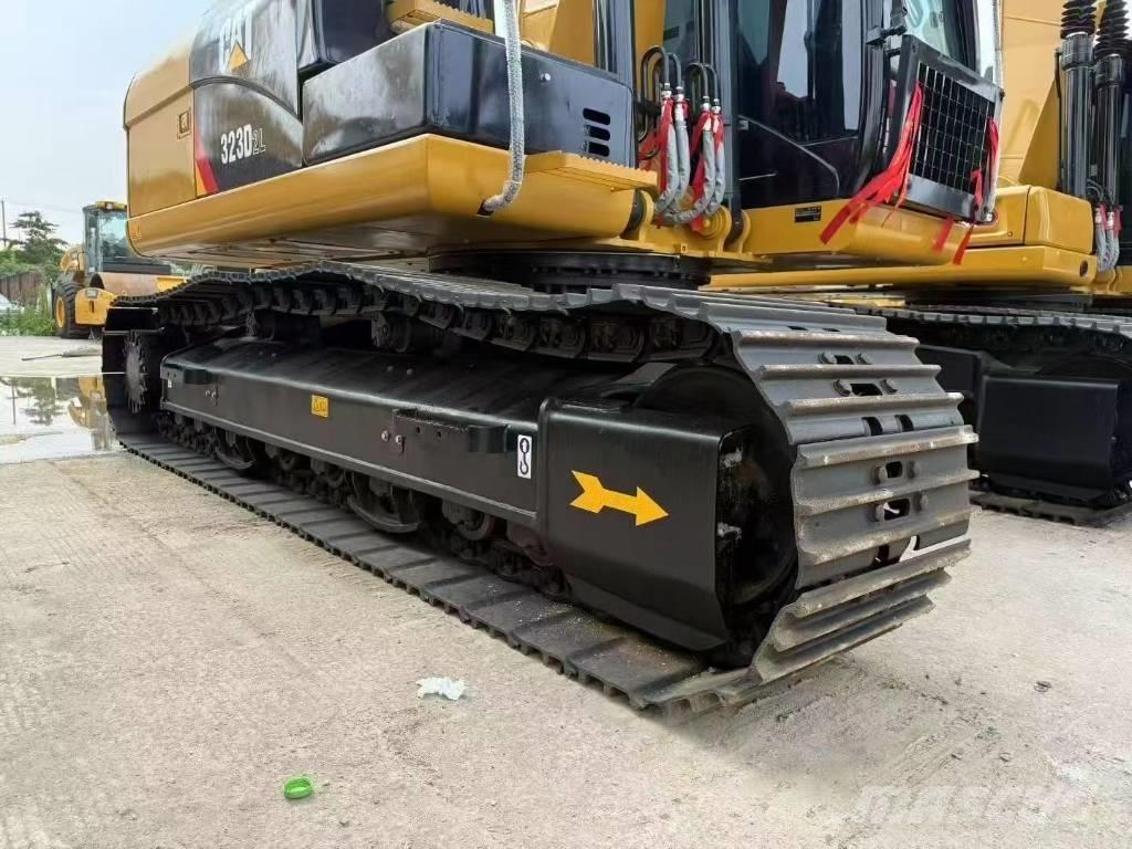 CAT 323D2L Εκσκαφείς με ερπύστριες
