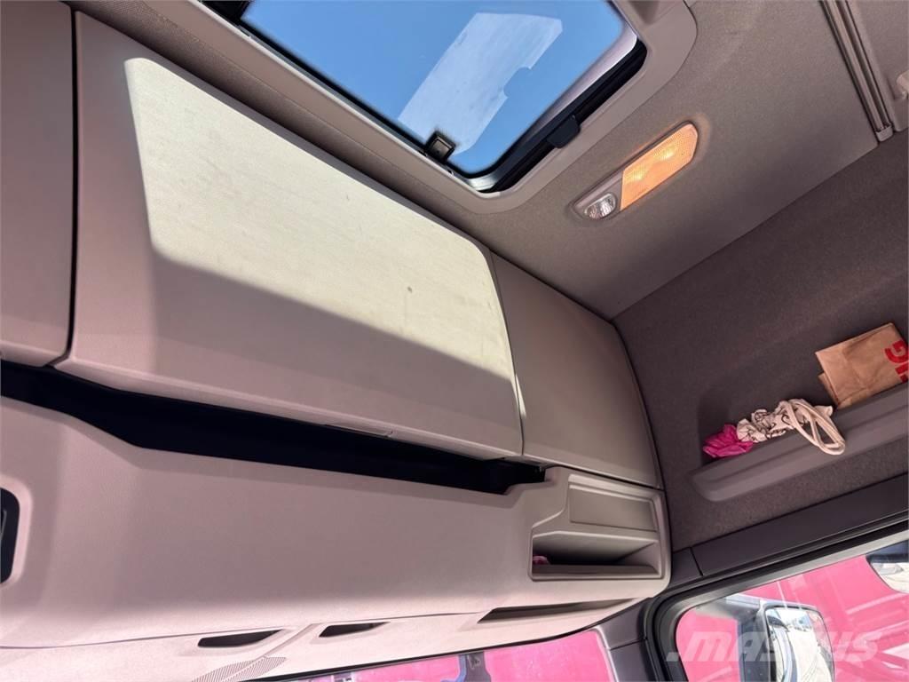 Scania R450 Τράκτορες