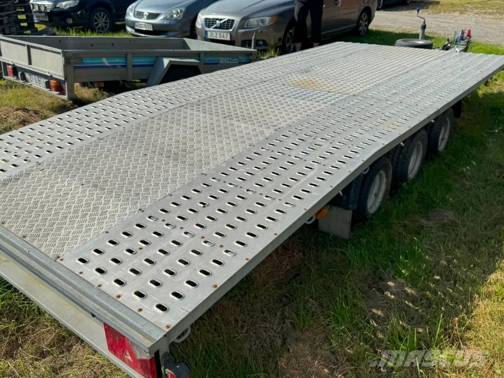 NIEWIADOW 02 Οχήματα με χαμηλό δάπεδο