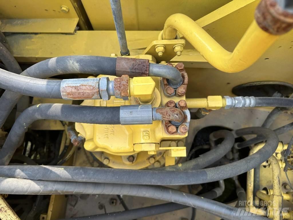 Komatsu PC240-8 Εκσκαφείς με ερπύστριες