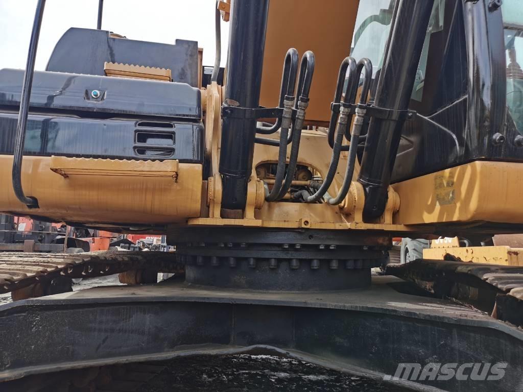 CAT 323D Εκσκαφείς με ερπύστριες
