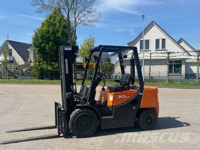 Doosan D30 Plus Πετρελαιοκίνητα Κλαρκ