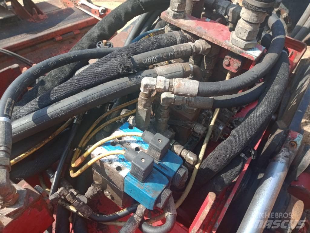 Waratah HTH620 Θεριζοαλωνιστικές μηχανές