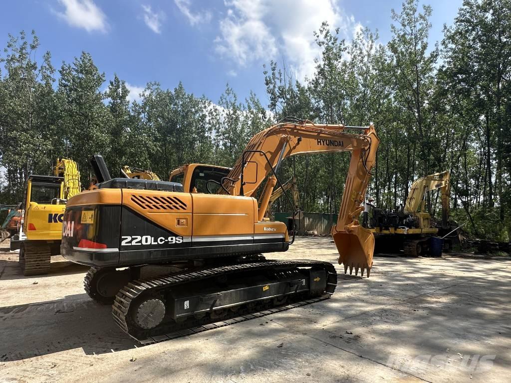 Hyundai R220LC-9S Εκσκαφείς με ερπύστριες