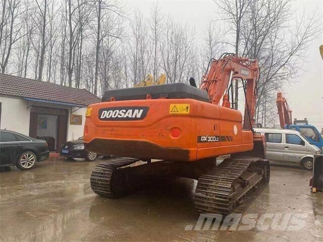 Doosan DX300 Εκσκαφείς με ερπύστριες